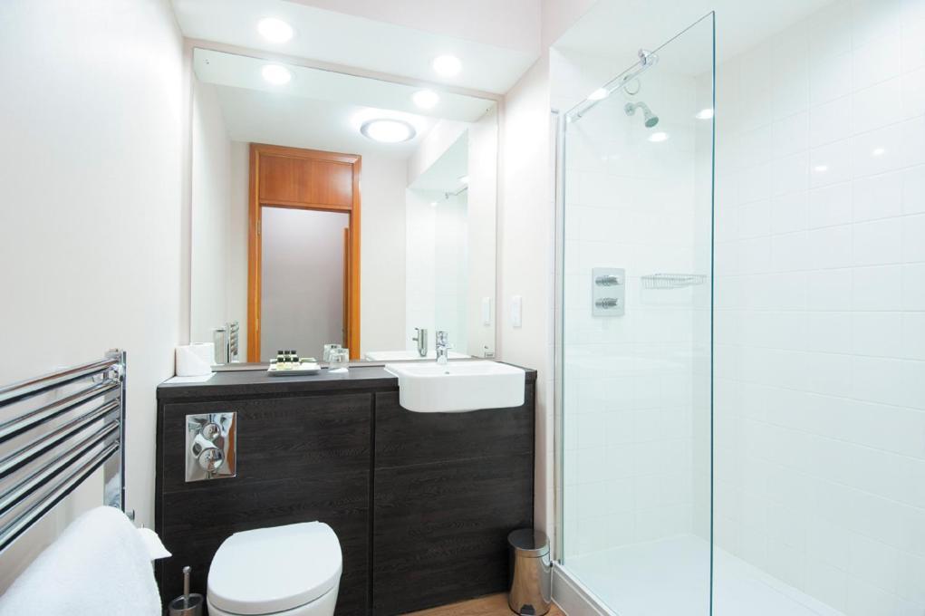 The Cedars Hotel Уокингем Номер фото